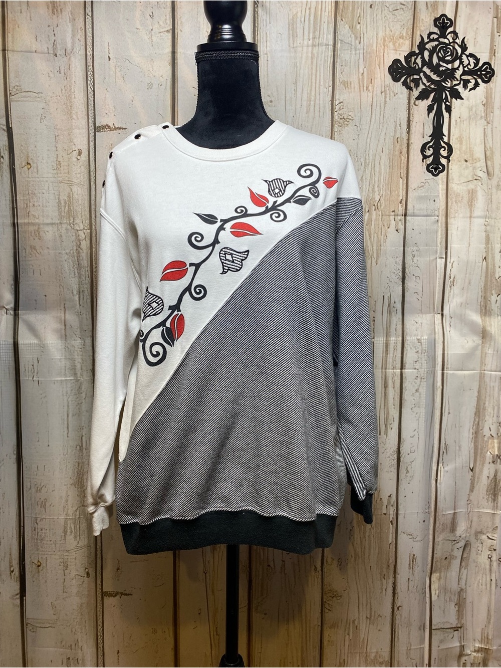Women's Crewneck Sweater with Floral Vine Accent - White, Gray & Red Sz-L